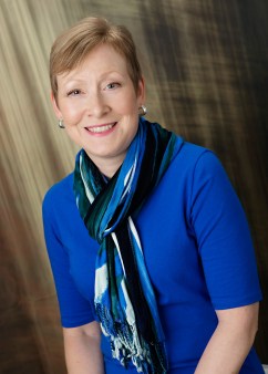 Elizabeth McKenna Author pic